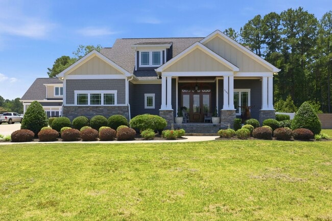 Building Photo - LUART MANOR – Luxury Furnished Short & Mid-Term Rental