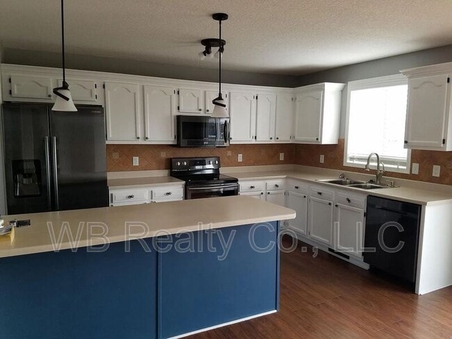 Photo - 710 SE Murphy Dr