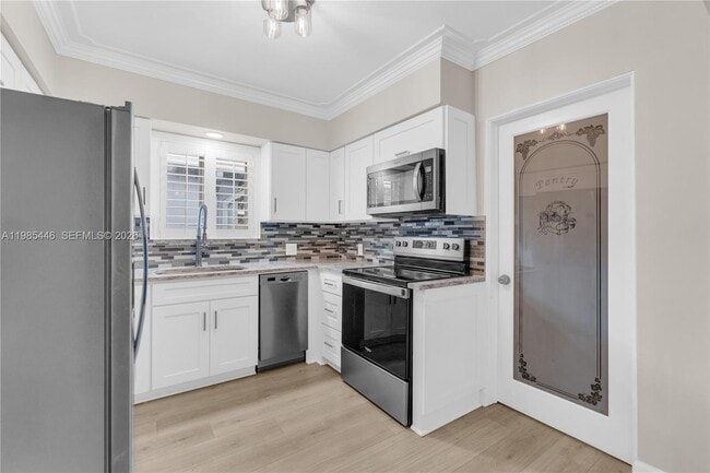 Photo - 211 SE 1st Ter