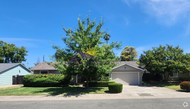 Building Photo - Unique 3 Bed 2 Bath 1,639 Sq. Ft. Arden Ho... Rental