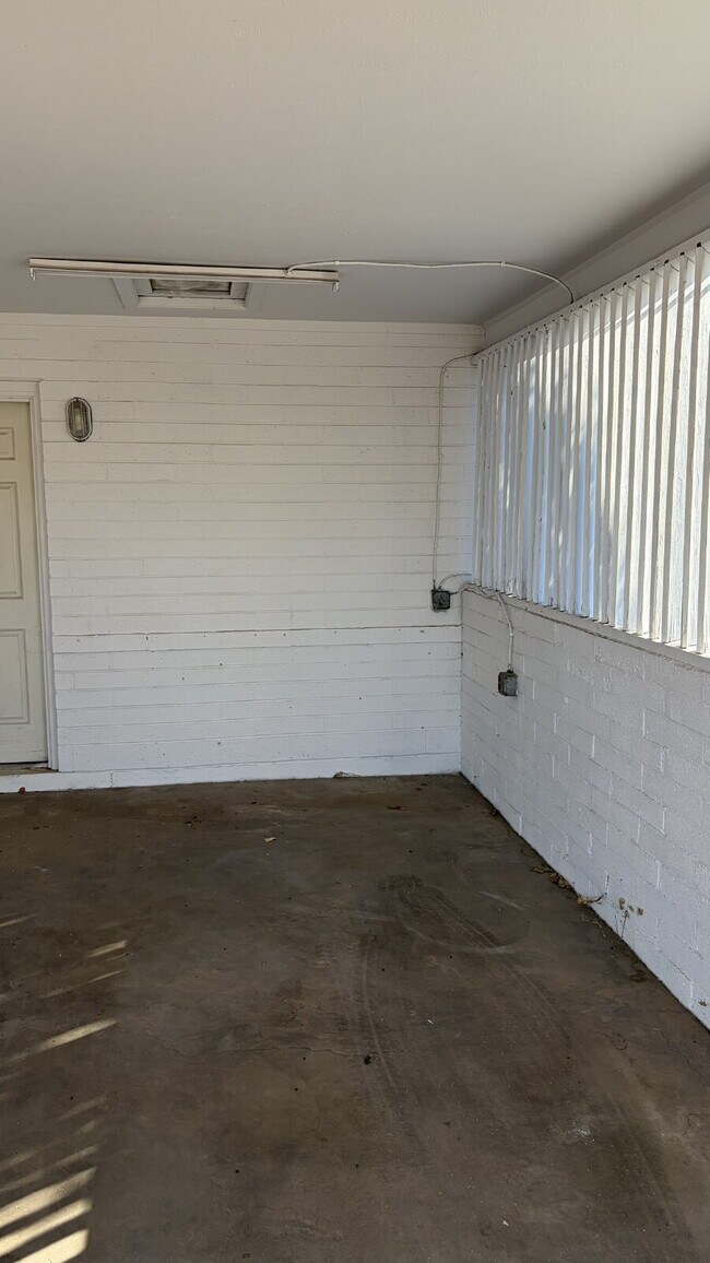 Photo - Mid-Century Dream with Beautiful POOL !!!