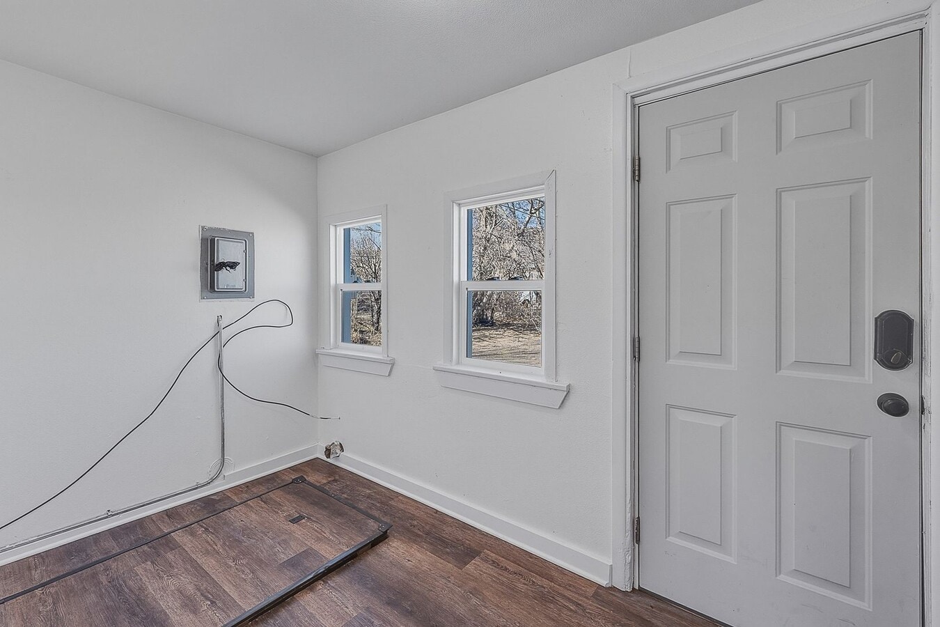 Photo - 817-819 Robinson Ave Unit 819