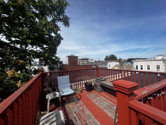 Building Photo - 613 Dorchester Ave Unit Apartment 3