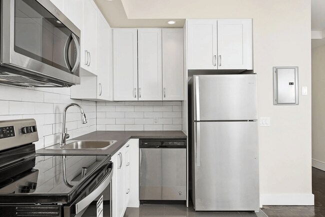 Photo - 129 Wellington St