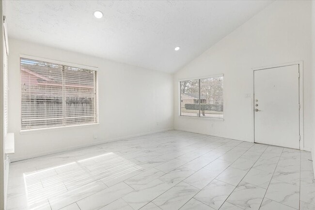 Photo - 14818 Gladewick Dr