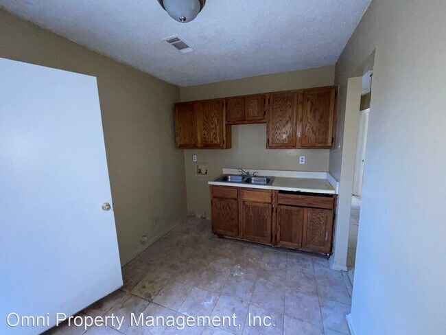 Photo - 3 br, 1 bath House - 4402 Sunny View Dr