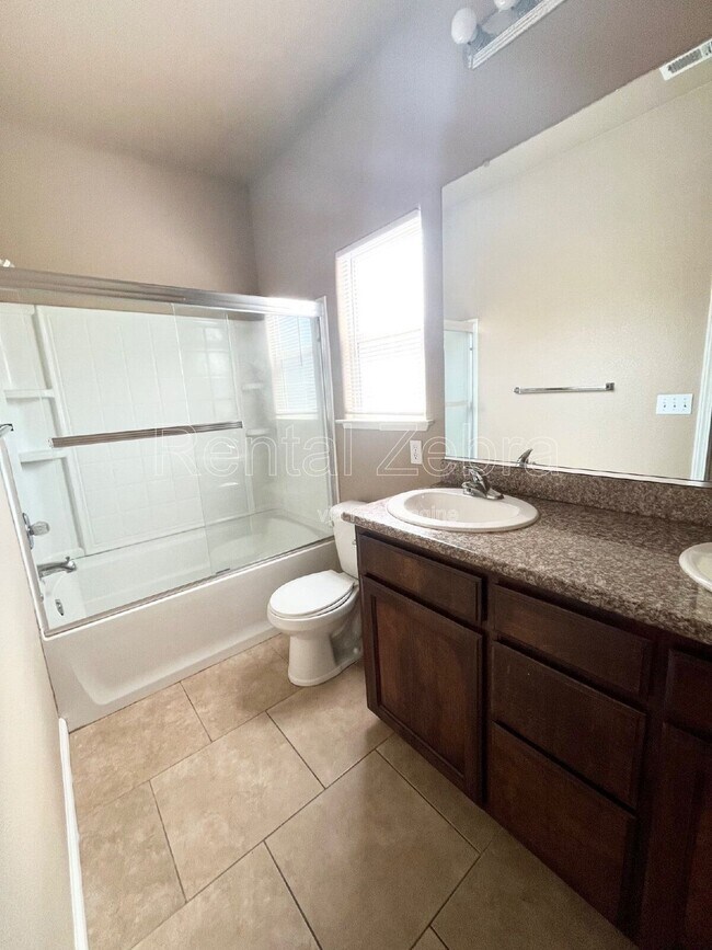 Photo - 408 Olive Way
