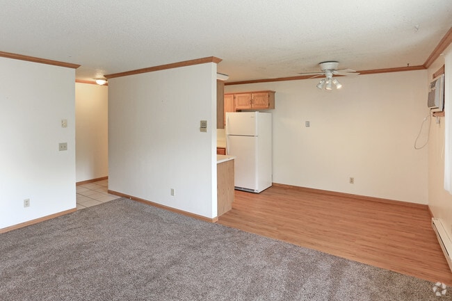 Photo - Huntington Hills Apartments & Townhomes