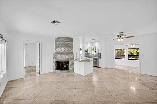 Photo - 1434 NE 16th Ave