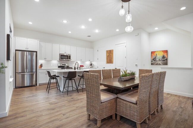 Photo - 3809 Valley View Rd Unidad Bldg11