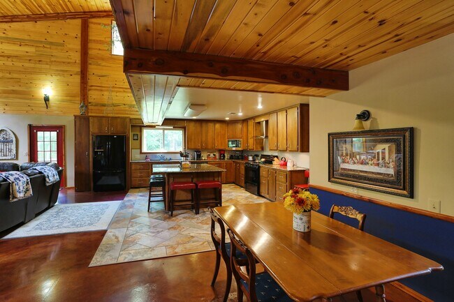 Photo - 1083 N 4290 Rd