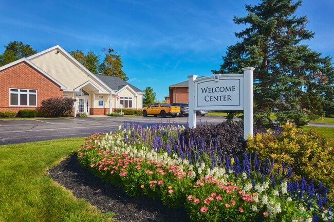 CenterPointe Apartments & Townhomes