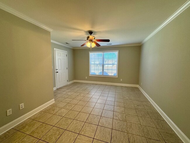 Photo - MOVE-IN READY! **MOVE-IN Special $250 off the 1st full month's rent.**