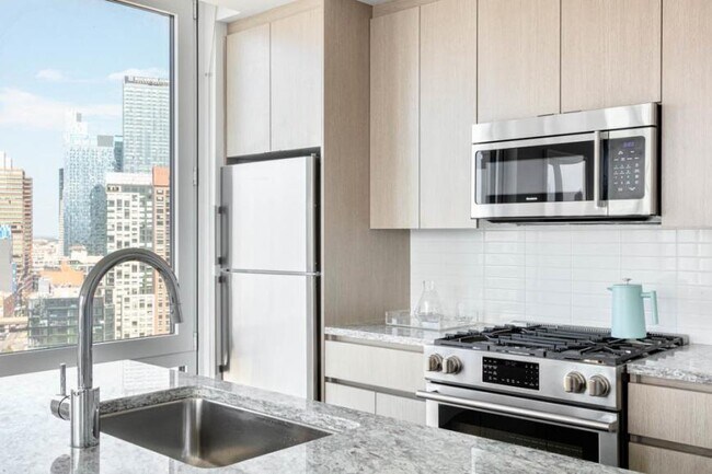 Building Photo - 2 bedroom in Queens NY 11101 Unit 1118
