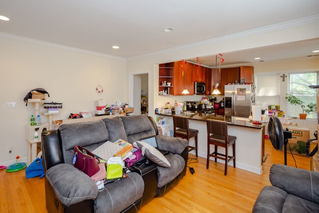 Photo - 6301 N Francisco Ave Unidad 3