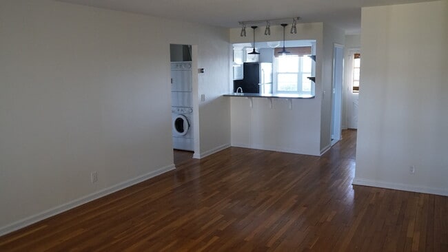 Living Room - 245 Unquowa Rd Unit 123