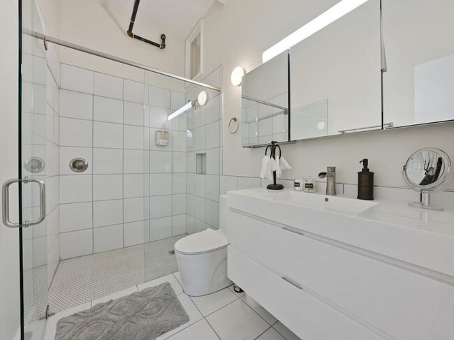 Photo - 111 W Elder St Unit ID1056044P