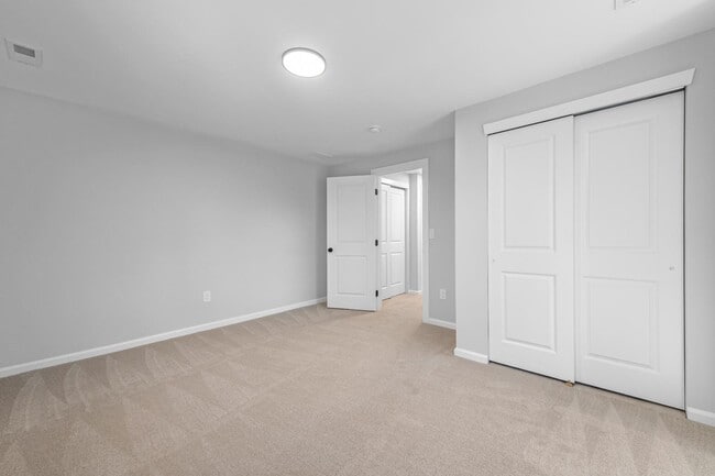 Photo - 342 E Barnard St