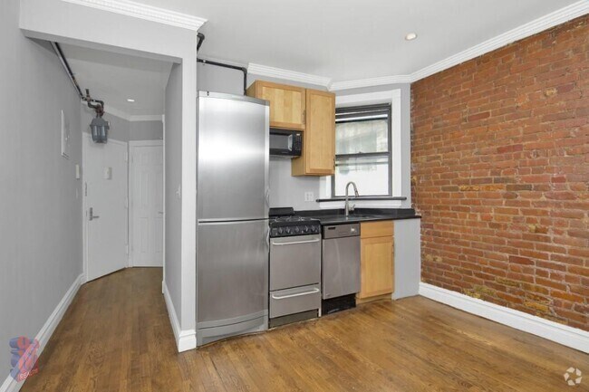 Building Photo - 221 E 23rd St Rental
