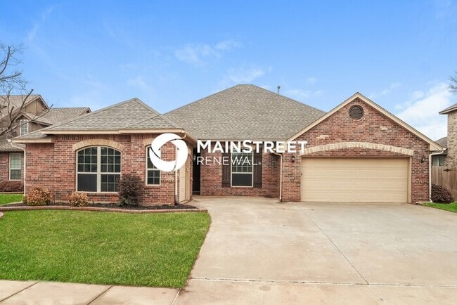 Photo - 4 Bedroom Pet-Friendly Home in Edmond, OK with Main Street Renewal