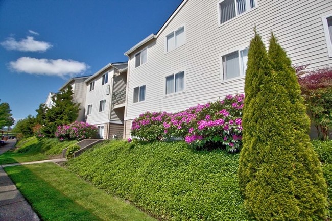 Hidden Creek Apartments - Hidden Creek Apartments