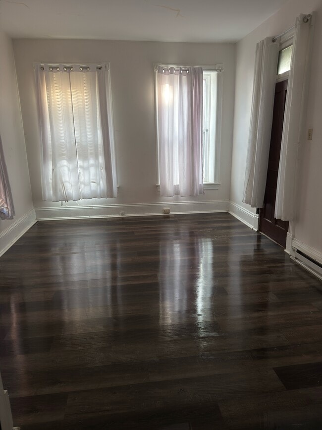 Photo - 25 S Locust St