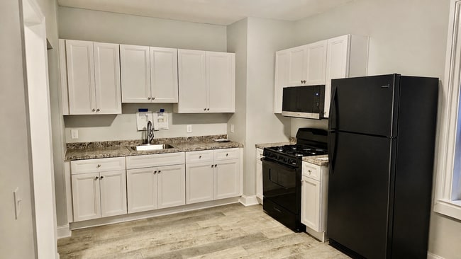 Building Photo - 211 Glenwood Ave Unit 101