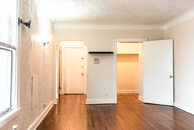 2023 Tuxedo St