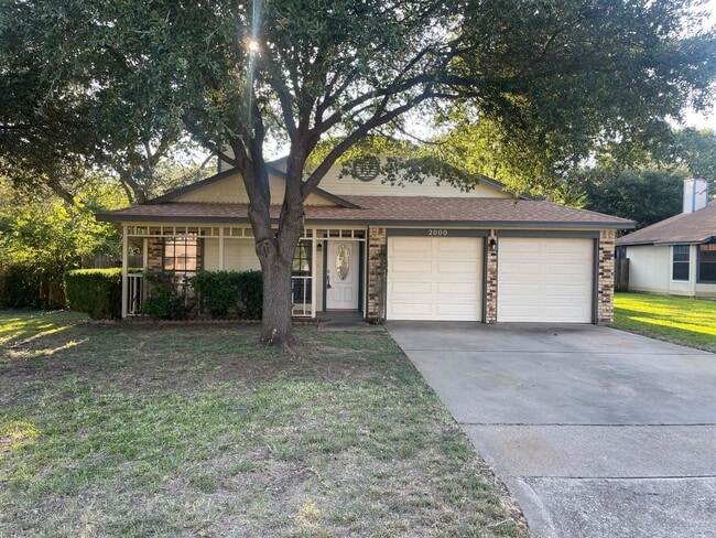 Building Photo - 2000 Rey Dr Rental