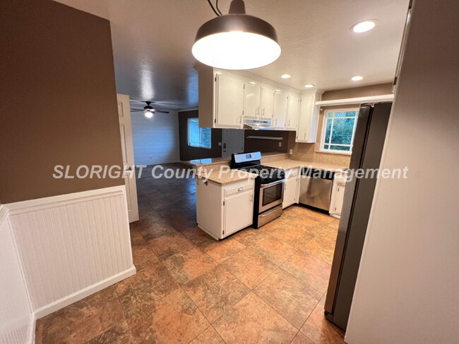 Photo - AVAILABLE MAY - Updated Home in Atascadero - 3 Bedroom / 2 Bathroom Unidad A