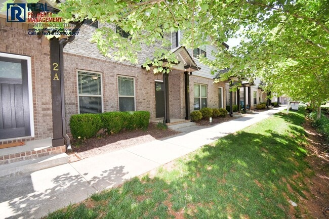 Building Photo - Great 2BR/2.5BA Murfreesboro townhome with washer/dryer included! Triple Blackman Schools!