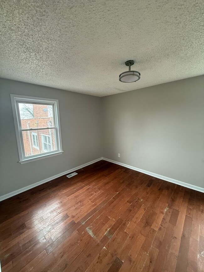 Photo - Beautiful 3 Bedroom 2 bath Townhome Conveniently Located and updated