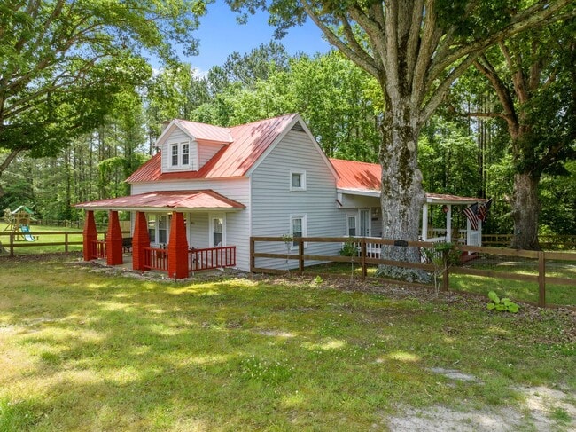 Updated Farmhouse in Wake Forest with scen... - Updated Farmhouse in Wake Forest with scen...