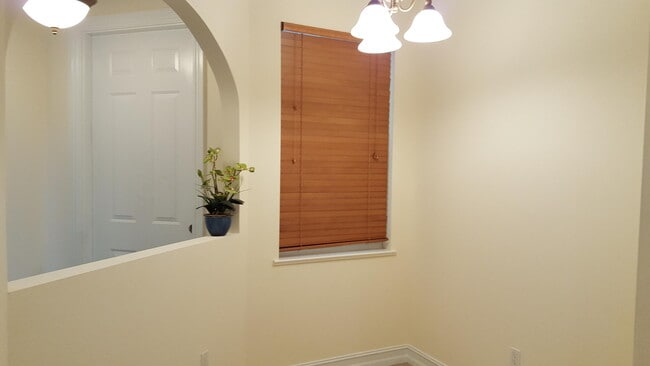 Photo - 1825 Bridgepointe Cir