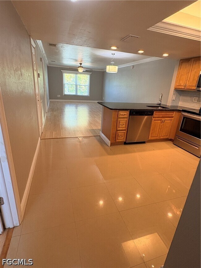 Photo - 2510 SE 16th Pl Unit 203