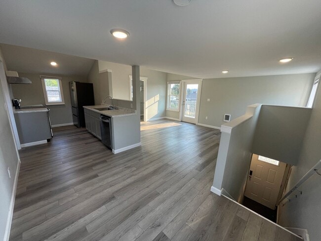 Photo - FULLY RENOVATED LESS THAN 2 YEARS - 2BED/1BATH WITH BONUS/OFFICE SPACE