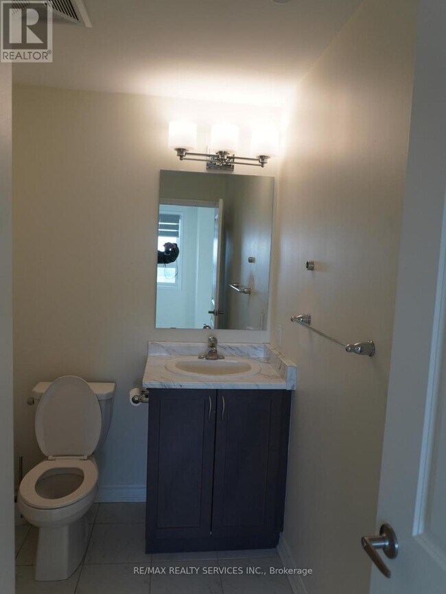 Photo - 200 Lagerfeld Dr Unit 512