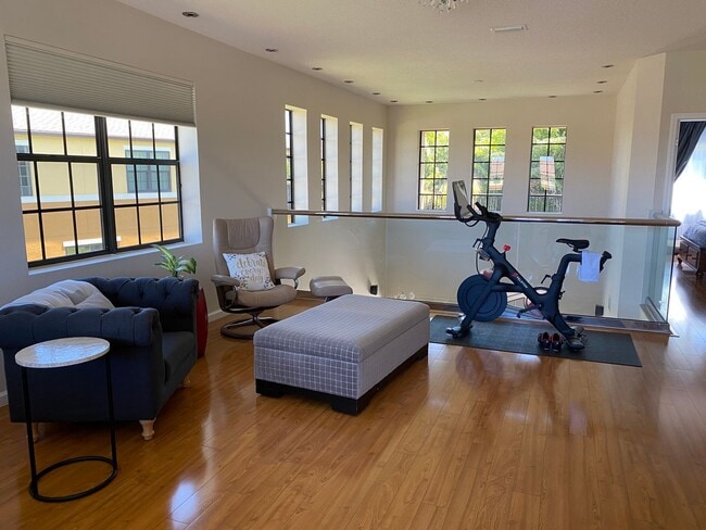 Photo - Bright, spacious, beautifully updated and decorated home!