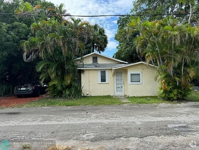 Building Photo - 740 NE 15th Ave Rental