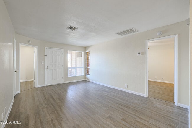 Photo - 501 W Hononegh Dr