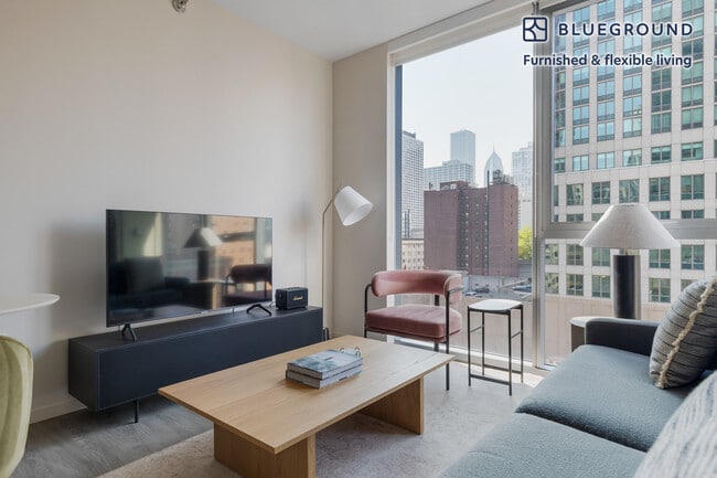 Building Photo - 8 E Huron St Rental