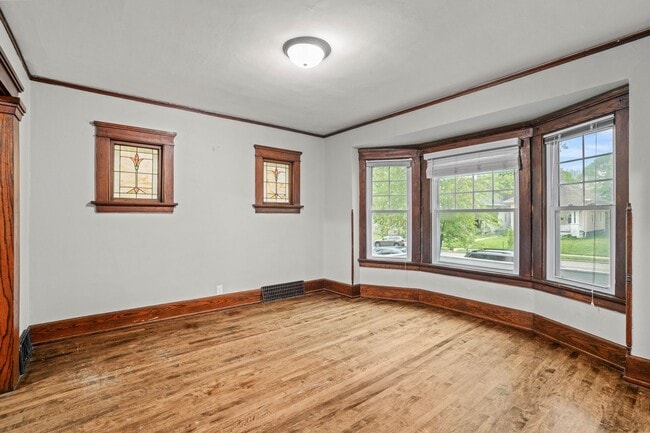 Photo - Oakland Upper Flat near campus