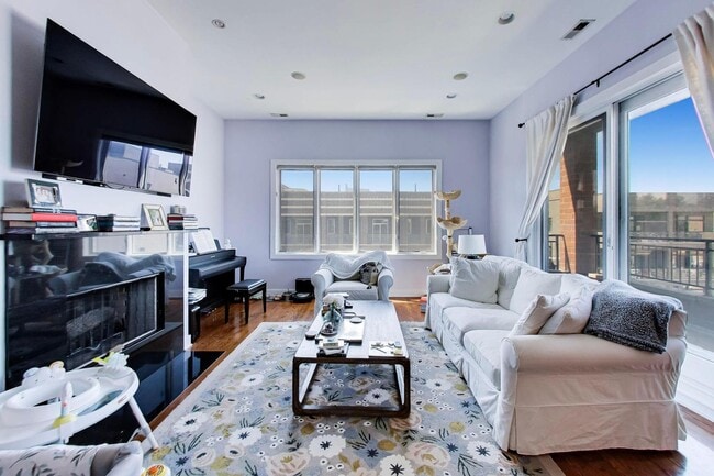 Photo - 2342 W North Ave Unit 401