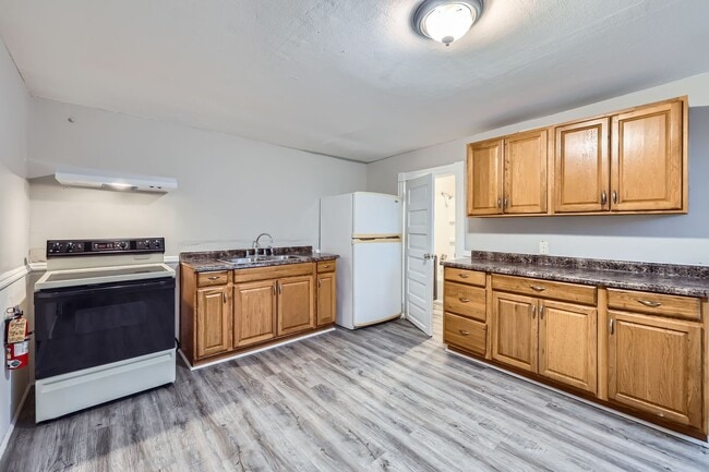 568 Farrington St Unit 4