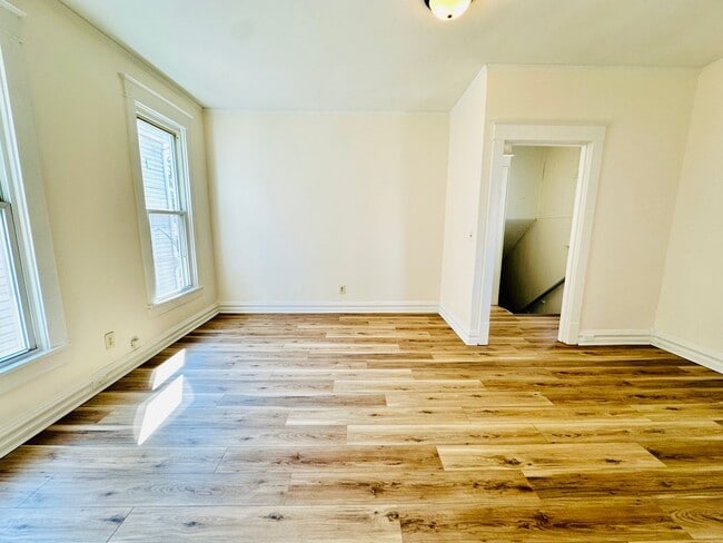 Photo - 621 E Burnett Ave Unit A