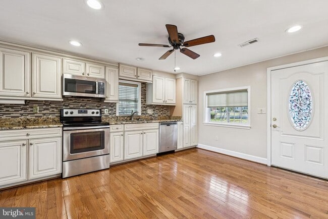 Building Photo - 7714 Arlen St