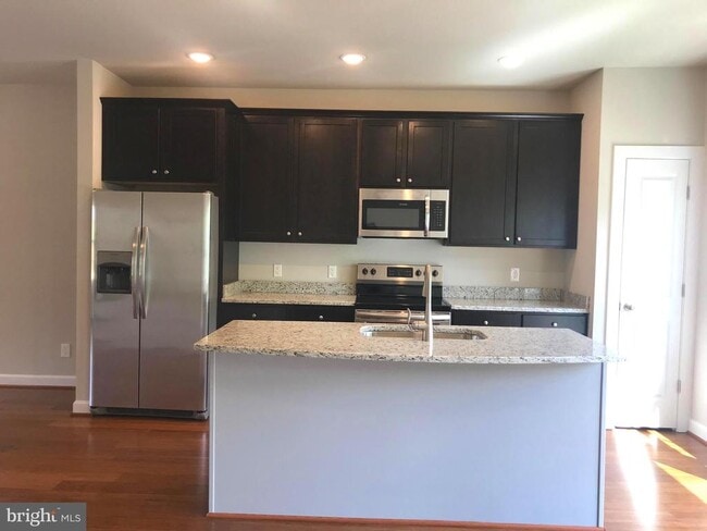 Building Photo - 92 Andrews Pl