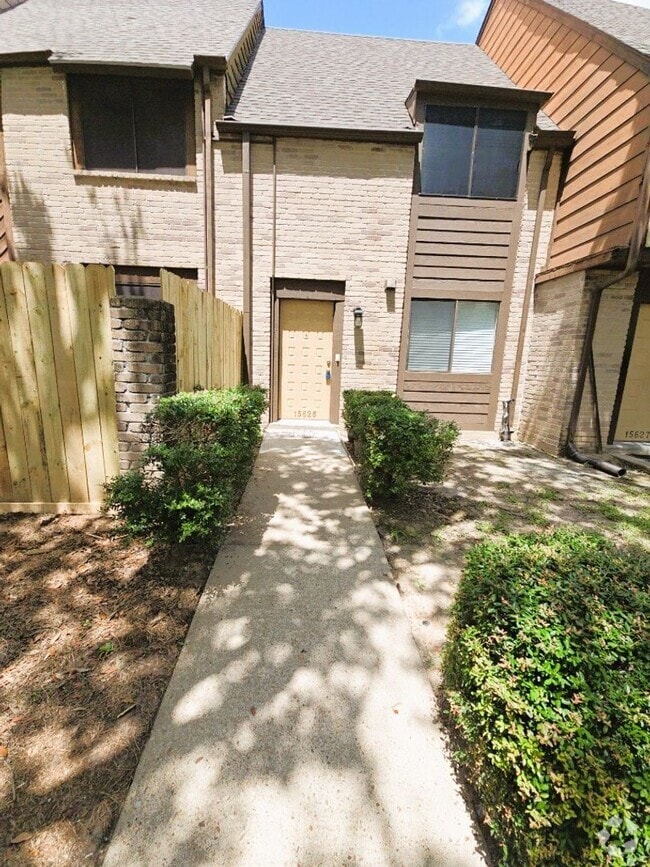 Building Photo - 15625 Weldon Dr Rental