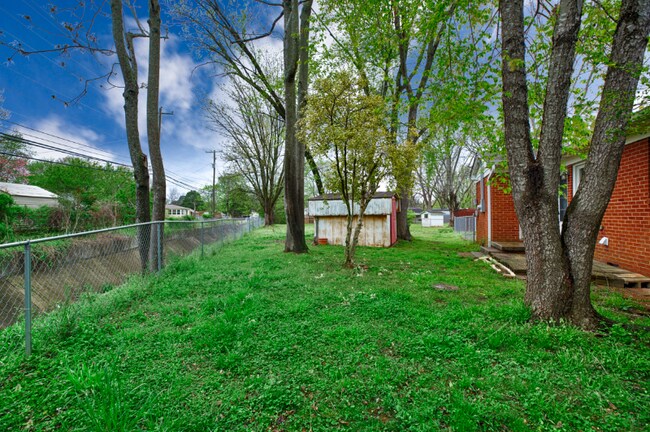 Photo - 2804 Thurman Cir SW