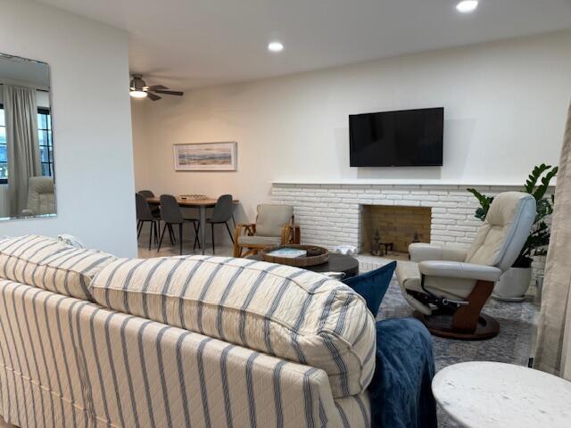 Photo - 340 Leigh Rd